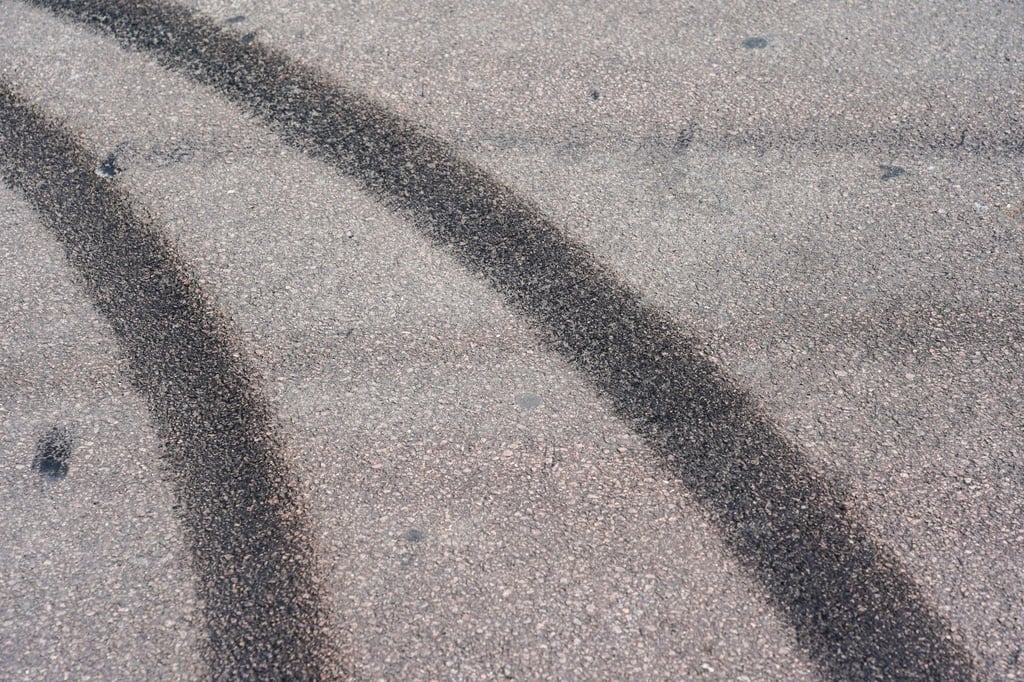 In Oberhof hat die Polizei gezielte Kontrollen wegen driftenden Autos durchgeführt. (Symbolbild)