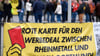 Protest vor der Westfalenhalle gegen einen Werbevertrag mit Rheinmetall.