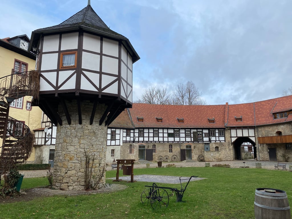 Der Innenhof der Westerburg im Harzkreis sollte sich in einen Weihnachtsmarkt verwandeln.