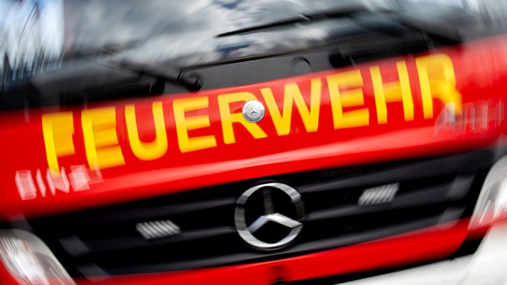Vier Ortswehren aus dem Stadtgebiet Osterwieck mussten am Montagabend (25. November) in die Osterwiecker Kapellenstraße ausrücken.