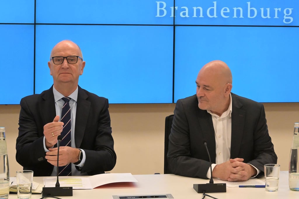 Die SPD von Ministerpräsident Dietmar Woidke und das BSW von Landeschef Robert Crumbach verhandeln noch über eine Koalition für Brandenburg (Archivbild).