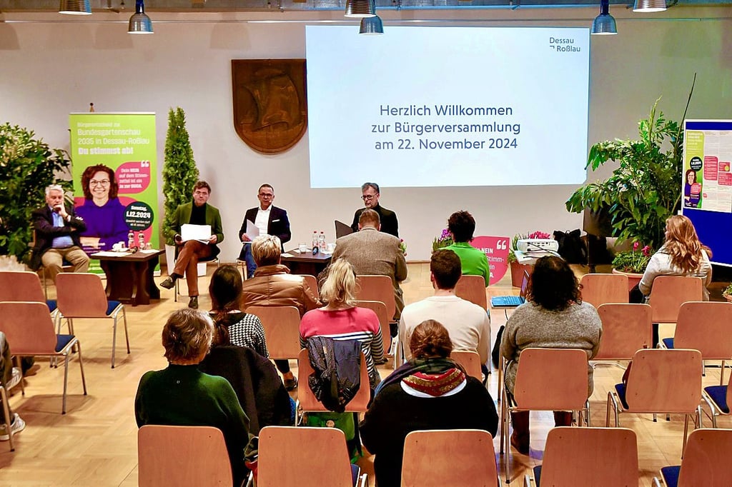 Die Bürgerversammlung zur Buga, tzu der im Anschluss an den Rundgang in den Ratssaal Roßlau eingeladen worden ist, war nur spärlich besucht.