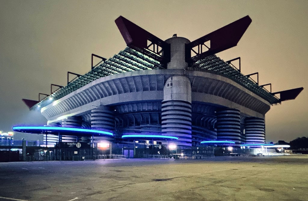 Der Tempel im Nebel: San-Siro-Stadion am Montagabend.