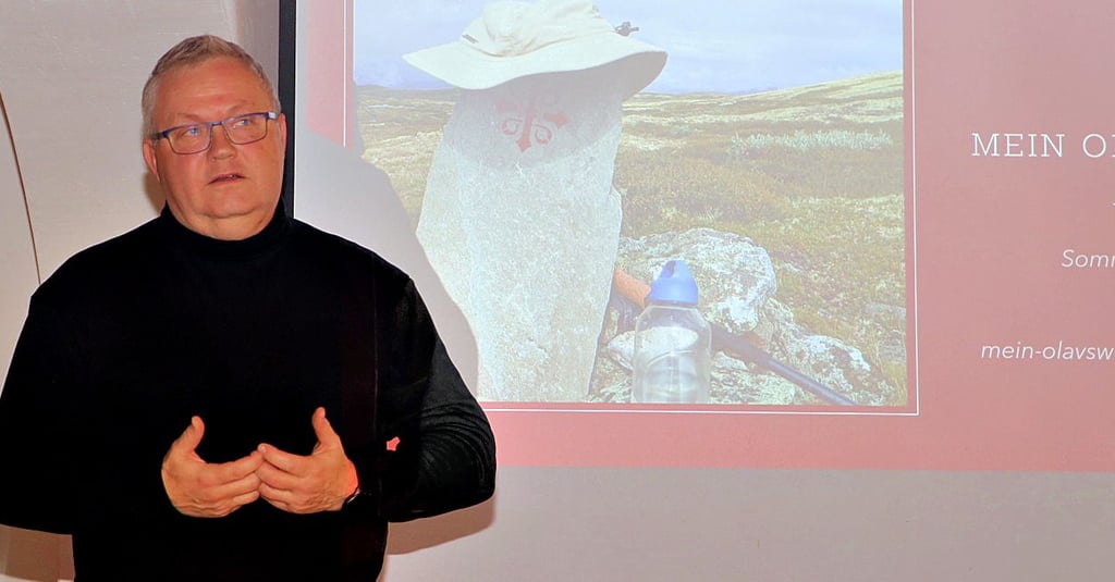 Pfarrer Martin Vibrans erzählte anhand von vielen Bildern über seine Pilgerwanderung.