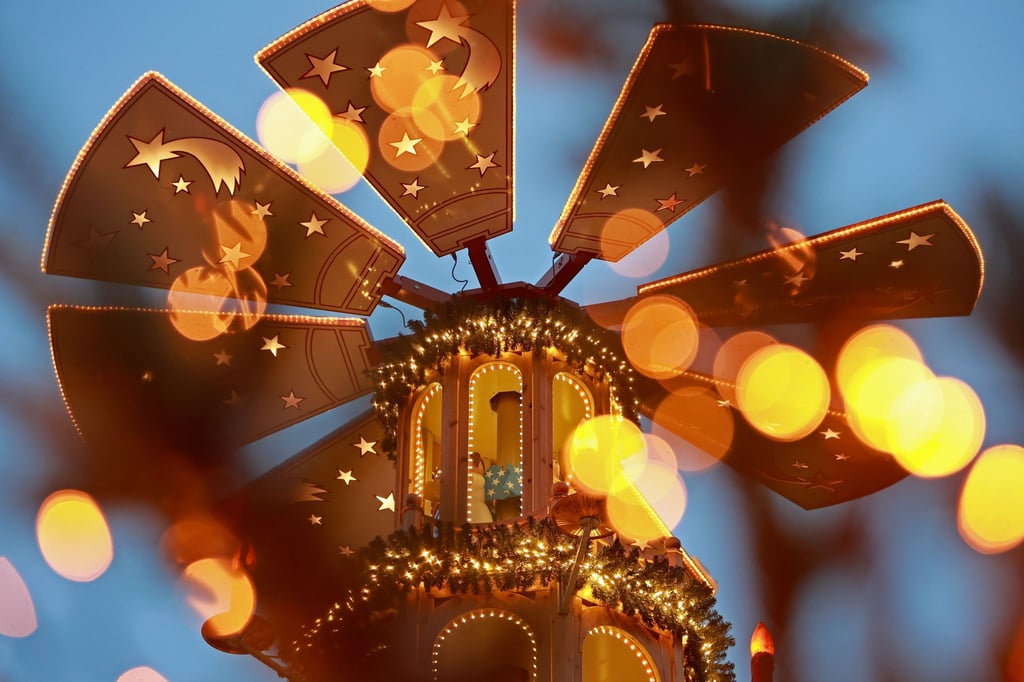 Zur Tradition in Sachsen gehört das Anschieben der Pyramiden (Symbolbild)