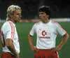 Norbert Nachtweih (links) spielte 1984 gemeinsam mit Lothar Matthäus bei Bayern München. 