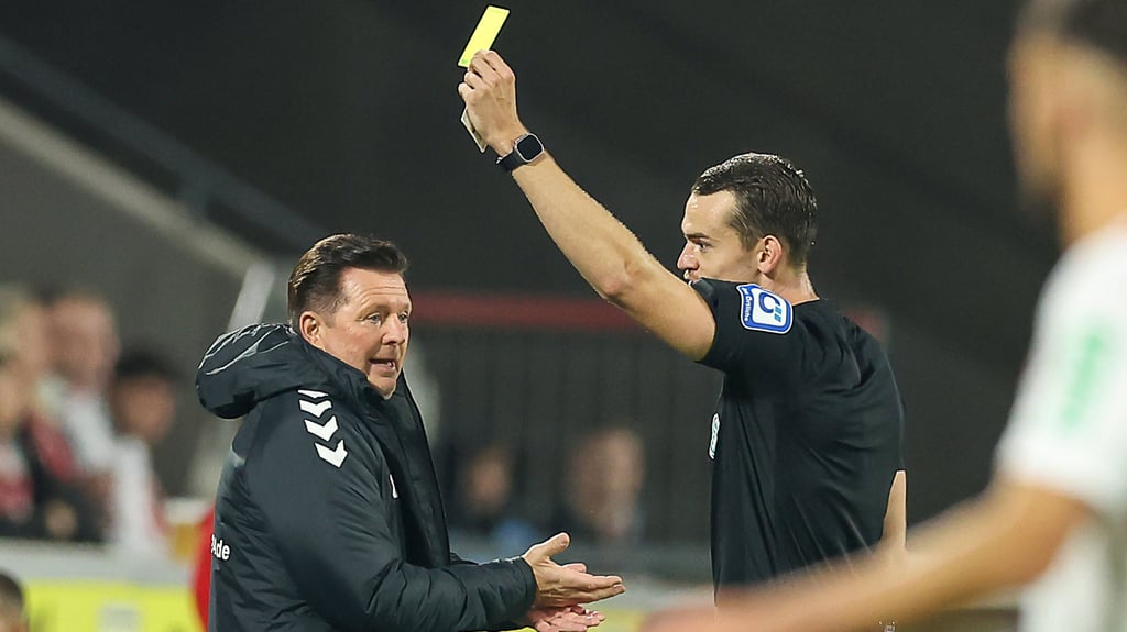 Beim Spiel gegen den 1. FC Köln sah FCM-Cheftrainer Christian Titz seine erste Gelbe Karte in dieser Saison.