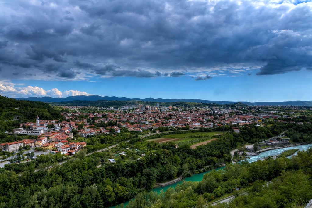 Entstanden auf Willen Titos: Aussicht auf die Stadt Nova Goricia.