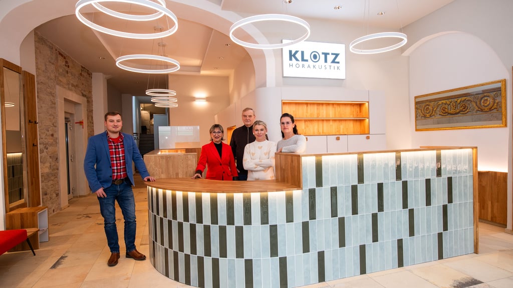 Geschmackvoll und wertig: Entree des Klotz’schen Hörakustikstudios in der Jakobsstraße 2 von Naumburg.