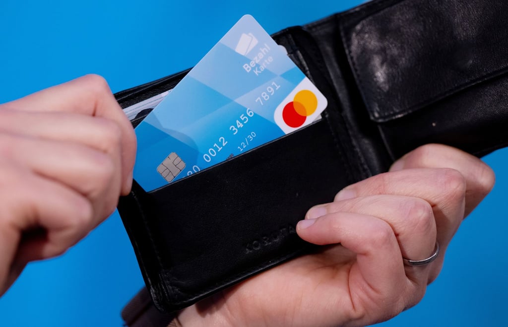 Bezahlkarte: Initiativen tauschen Gutscheine gegen Bargeld (Archivbild).