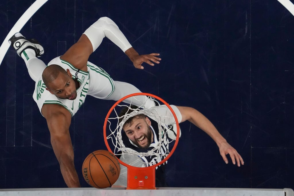 Maxi Kleber (r) hat mit dem Thema Nationalmannschaft abgeschlossen.