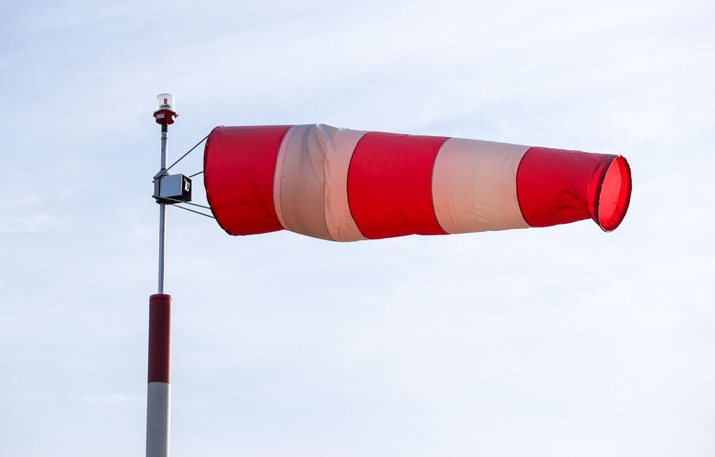 Ein Sturmtief zieht ostwärts und führt auf seiner Rückseite kalte Meeresluft nach Thüringen. (Symbolbild)