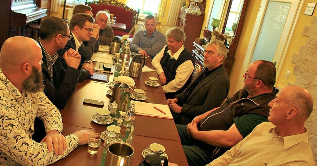 In Walternienburg kam es zu einem Austausch von Vertretern aus Barby und Zerbst mit dem Staatssekretär Sven Haller.