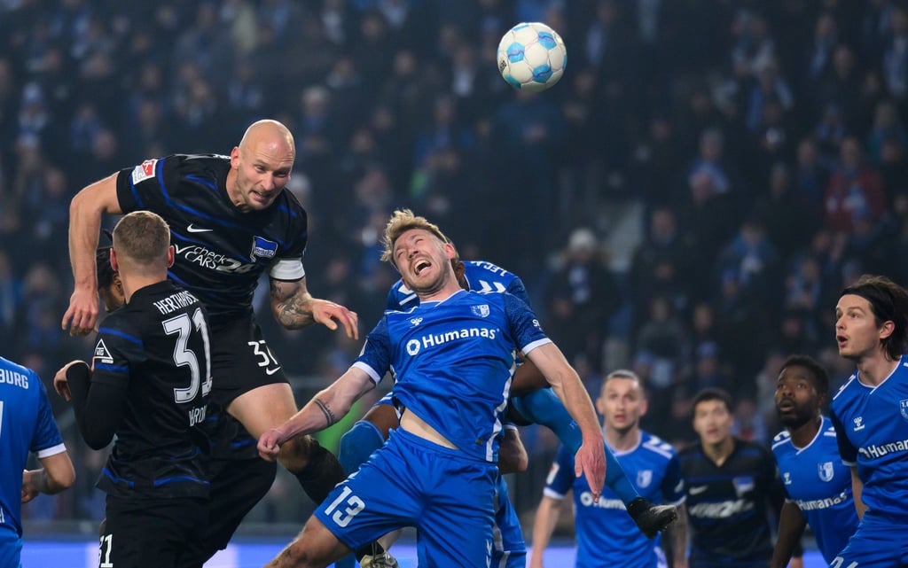 Rückkehrer Toni Leistner (l) sorgte für Stabilität in der Abwehr.