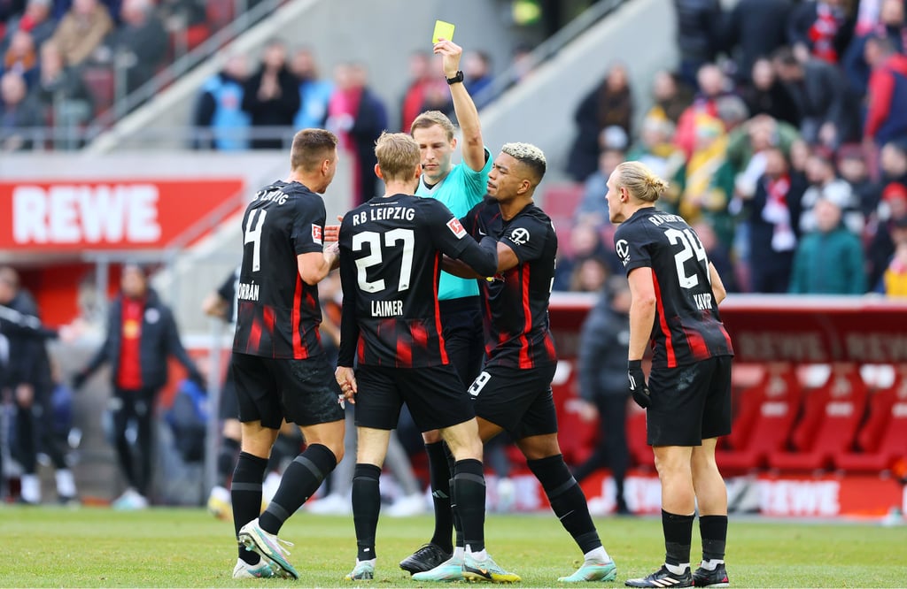 Martin Petersen zeigte RB viermal Gelb.