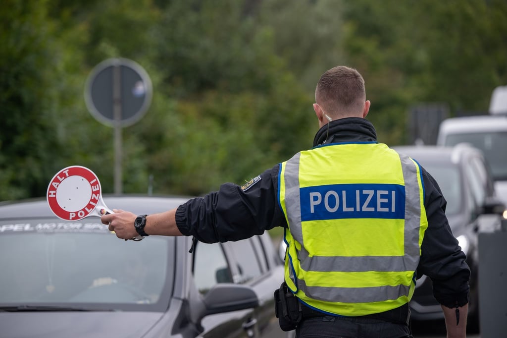 Im laufenden Jahr hat die Bundespolizei nach eigenen Angaben bisher über 50.000 unerlaubte Einreisen weniger als im Vorjahreszeitraum registriert.