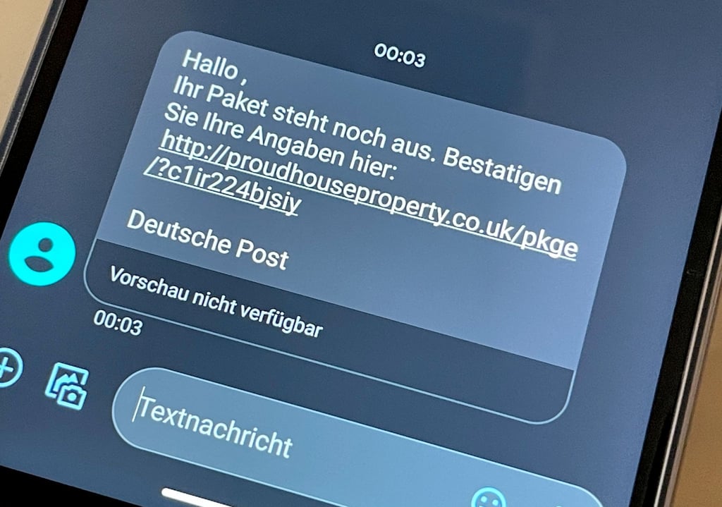 Vorsicht bei verdächtigen Nachrichten: Rund um Black Friday und Weihnachten häufen sich Phishing-Mails und Fake-Angebote, die persönliche Daten stehlen oder zu Zahlungen in Fakeshops verleiten sollen.