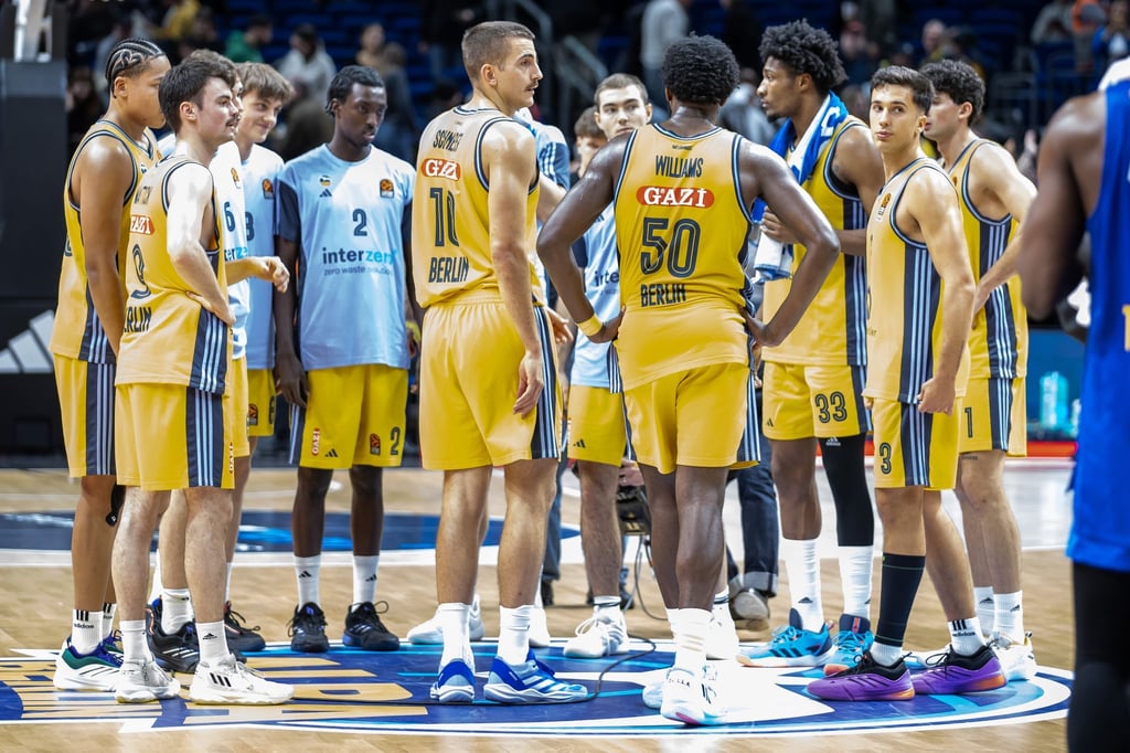 Ratlosigkeit bei Alba Berlin nach dem müden Auftritt gegen Maccabi.