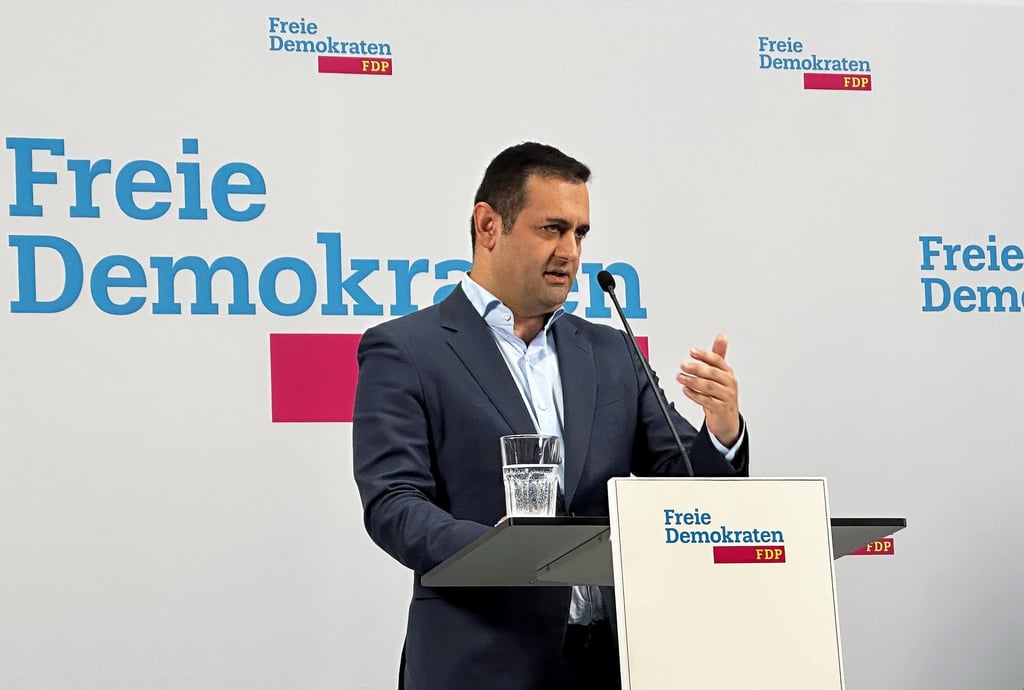 FDP-Generalsekretär Djir-Sarai tritt zurück.