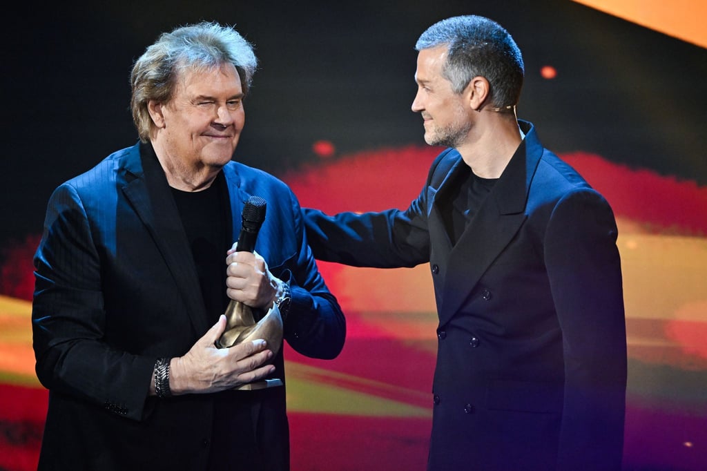 Sänger Howard Carpendale (links) und sein Sohn Wayne - hier im Oktober 2023 bei der Verleihung des Medienpreises „Goldene Henne“. (Archivbild)