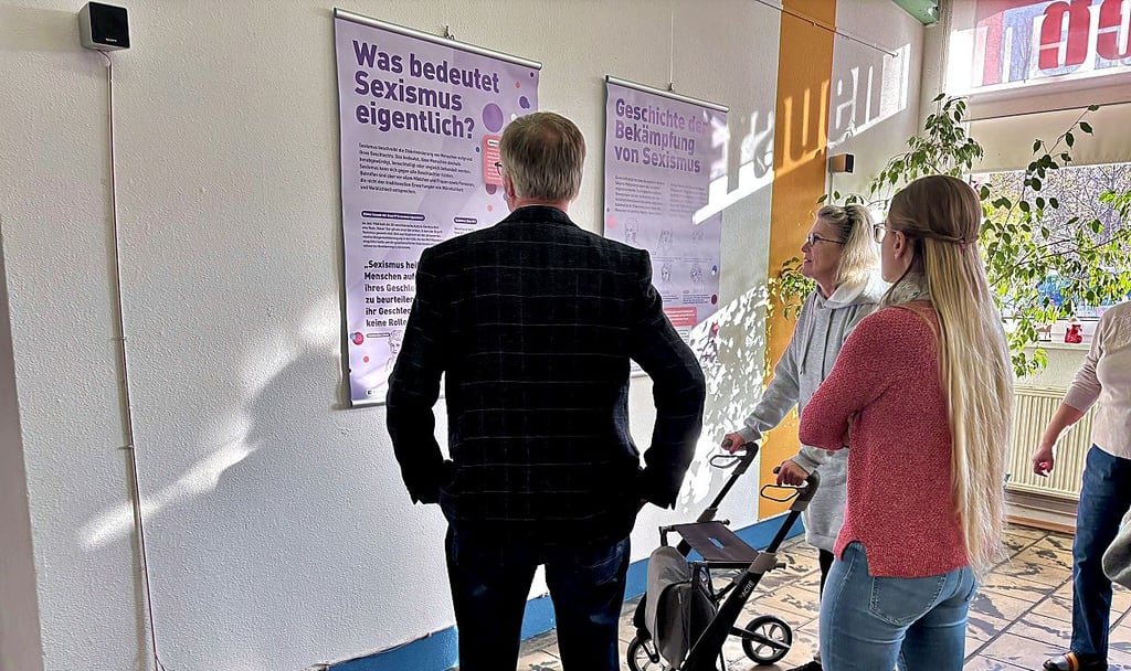 Die Ausstellung im Frauenzentrum Wolfen ist noch bis Januar 2025 zu sehen.