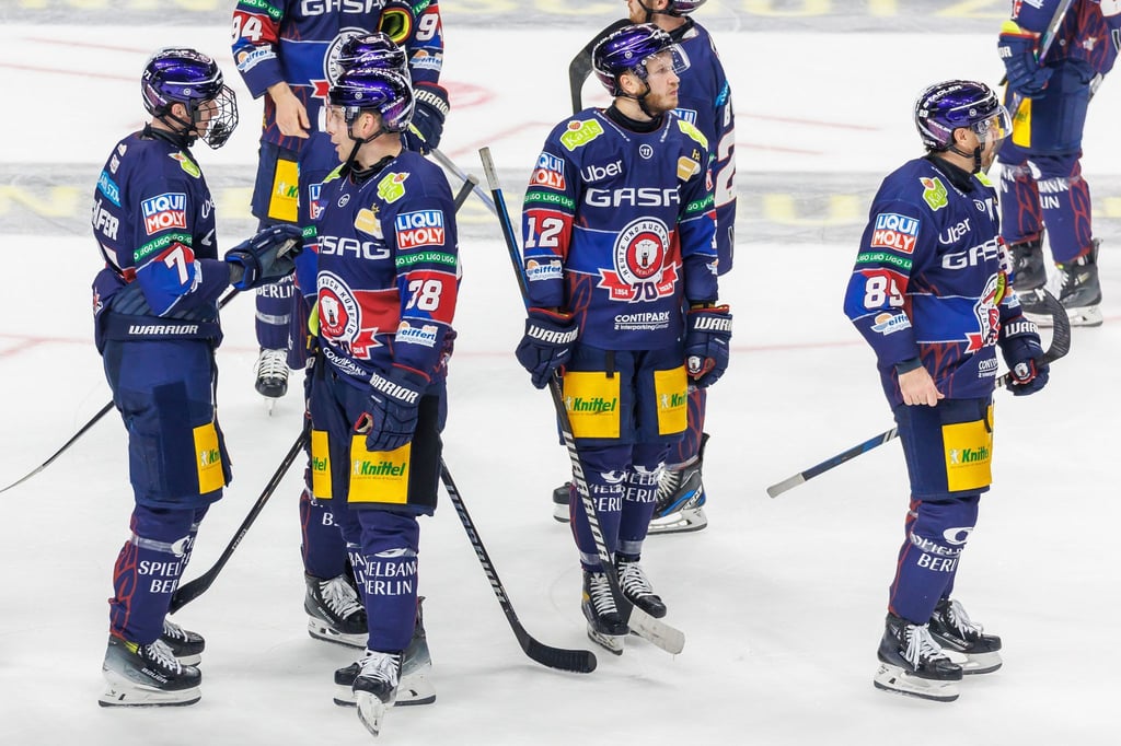 Die Eisbären Berlin verlieren das Spitzenspiel gegen Ingolstadt und müssen Platz eins abgeben.