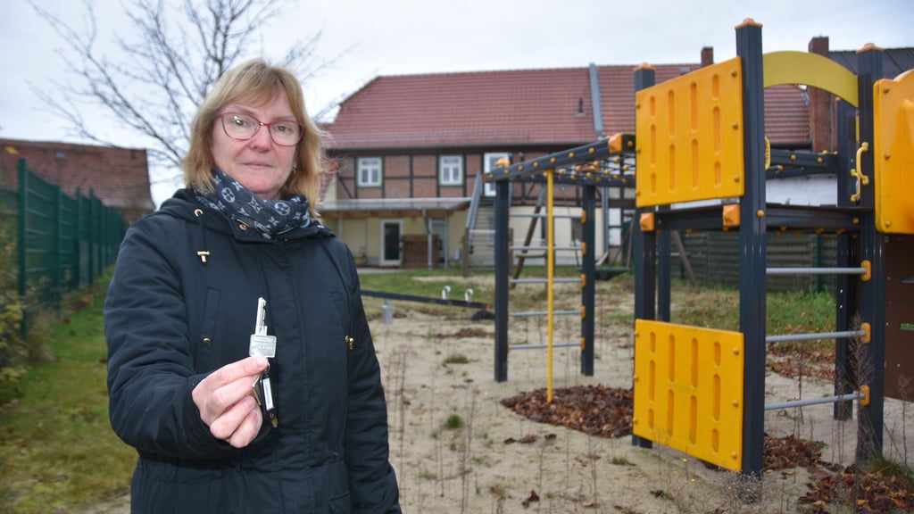 „Wir wollen den Schlüssel für unser Mehrgenerationenhaus nicht hergeben“, erklärt Etingens Ortsbürgermeisterin Ilka Schüssling.