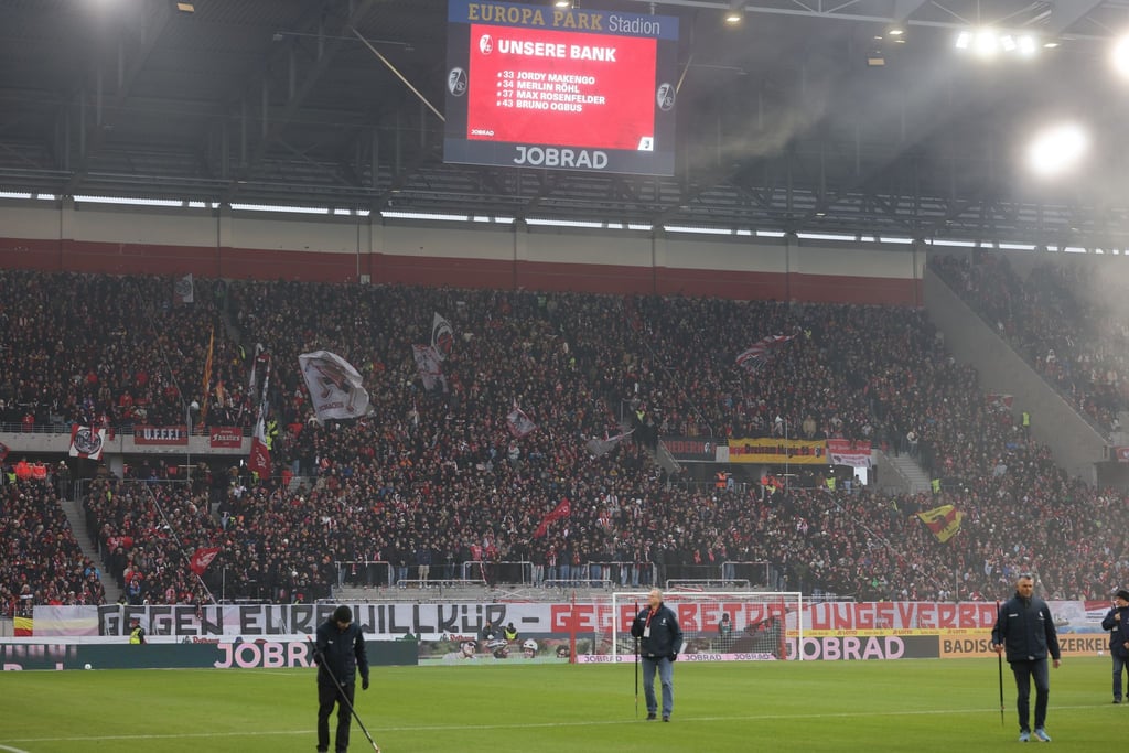 Ein Teil des Freiburger Fanblocks blieb am Samstag leer.