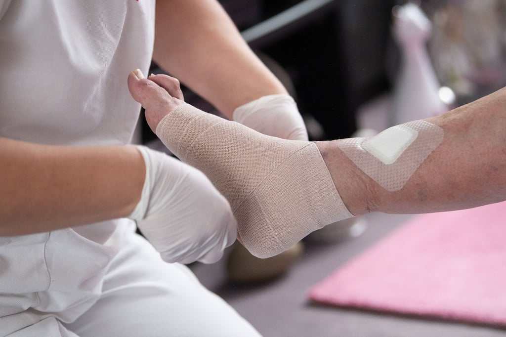 Krankenkassen monieren Abrechnungsbetrug besonders in der Pflege. (Archivbild)