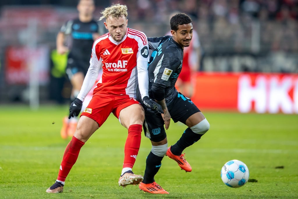 Union und Leverkusen liefern sich einen Kampf auf Augenhöhe.