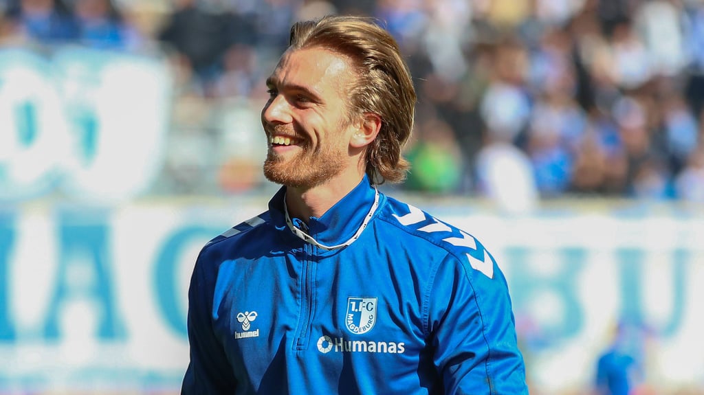 Noah Kruth gewann mit dem 1. FC Magdeburg II gegen Wismut Gera und erobert sich in der Oberliga die Tabellenspitze.