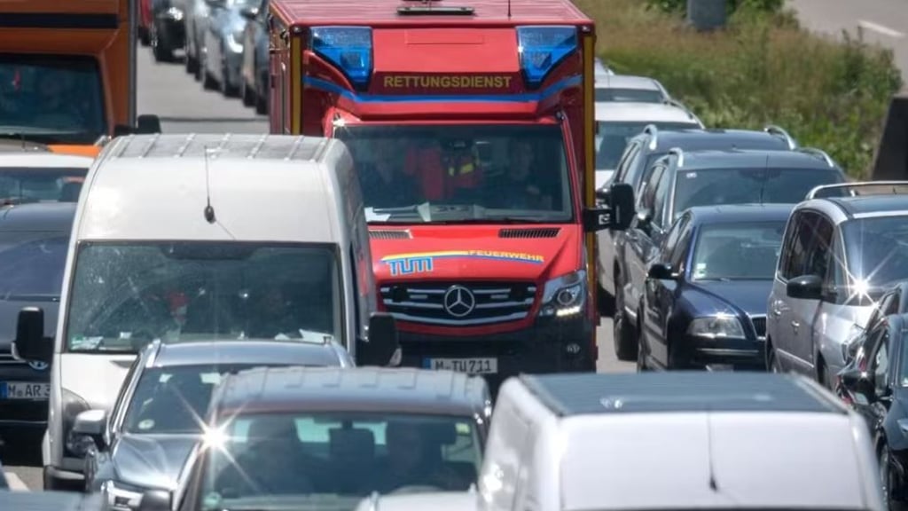Nach einem Unfall waren Rettungskräfte in Voitzke unterwegs.