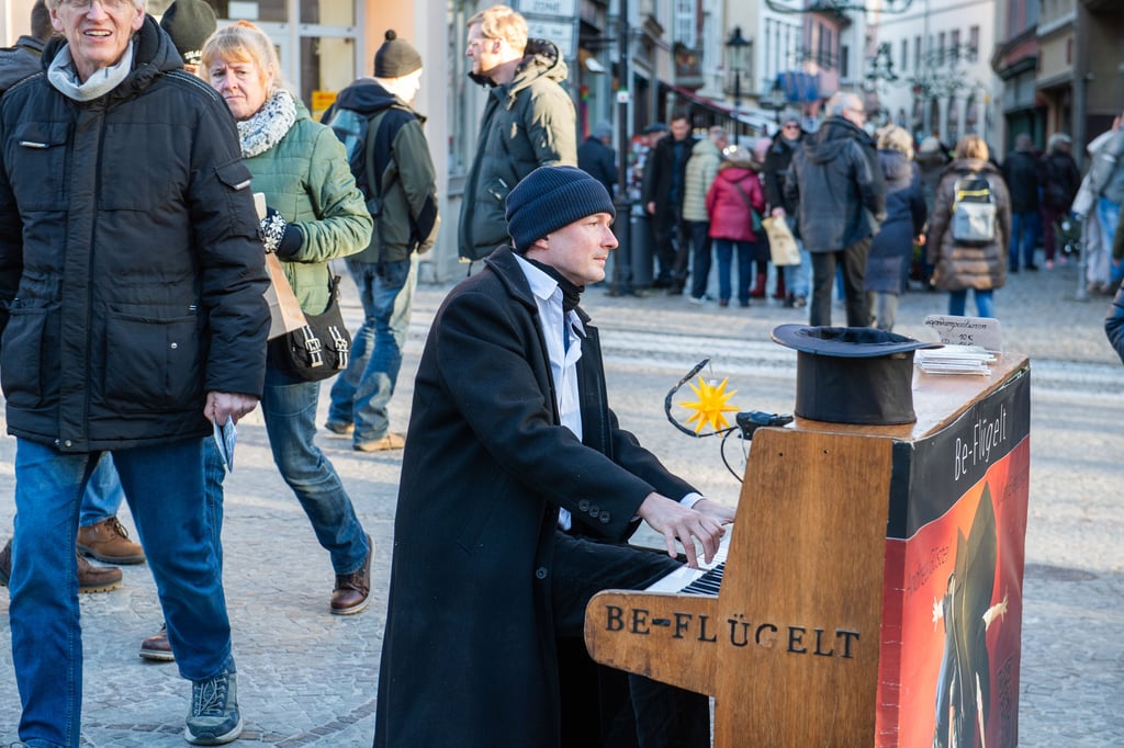 Live-Klaviermusik am Lindenring.