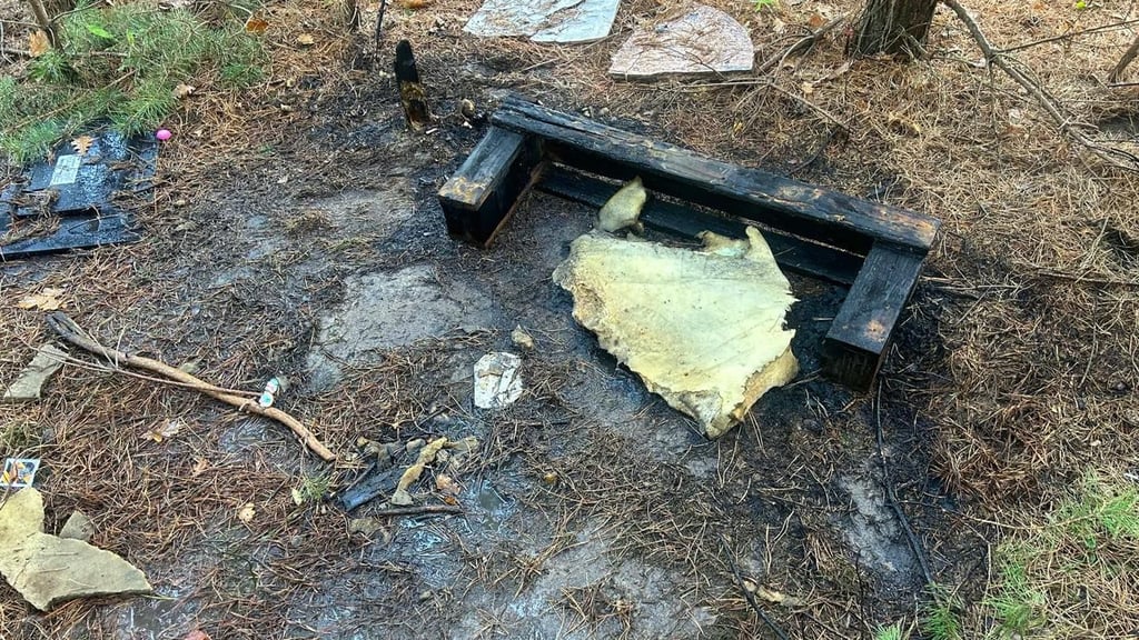 Nach dem Brand im Coswiger Beethovenring ermittelt die Polizei.
