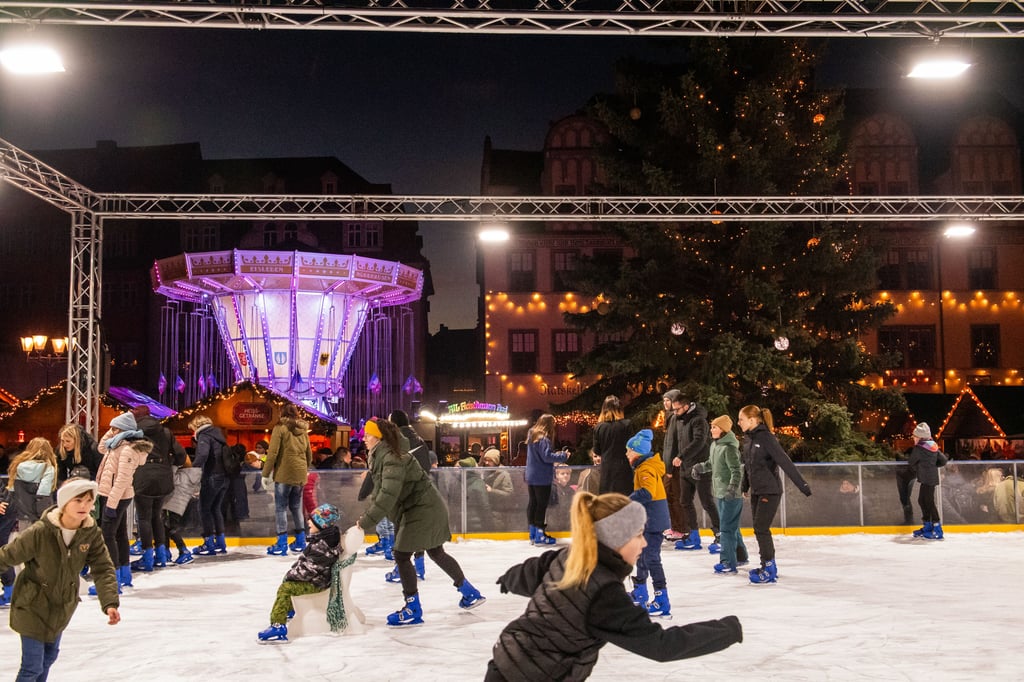 Anziehungspunkt vor allem für die Jugend: die Eisbahn.