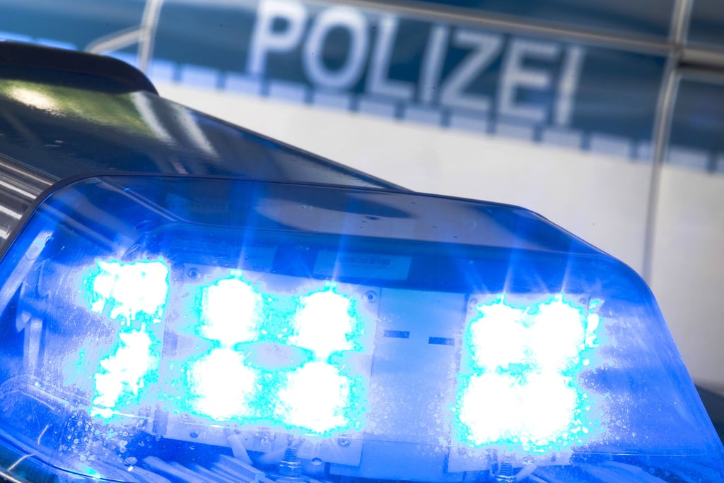 Verkehrsunfall auf der B 180 bei Pretzsch: Zwei Auots stoßen zusammen, wobei fünf Menschen verletzt werden.