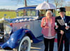 Irmgard und Fritz Zarnbach sind zu ihrer Feier ihres eisernen Ehejubiläums stilecht mit einem Oldtimer chauffiert worden.