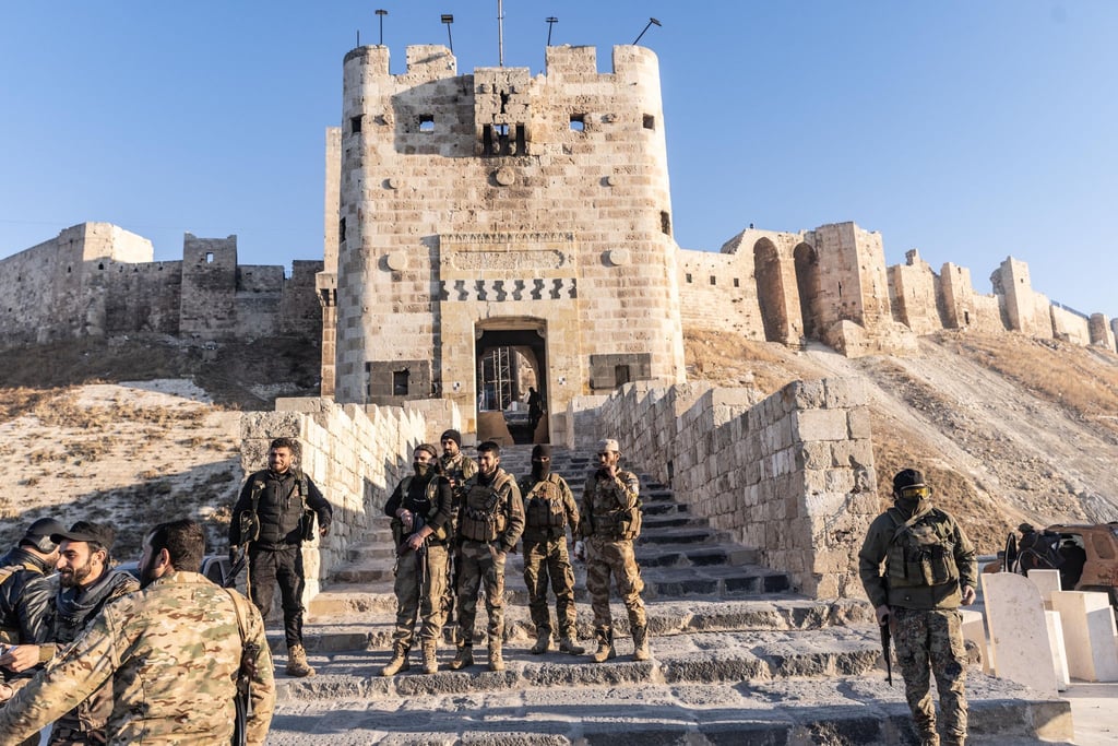 Vor acht Jahren eroberten syrische Regierungstruppen die Millionenstadt Aleppo - jetzt sind die Rebellen zurück.