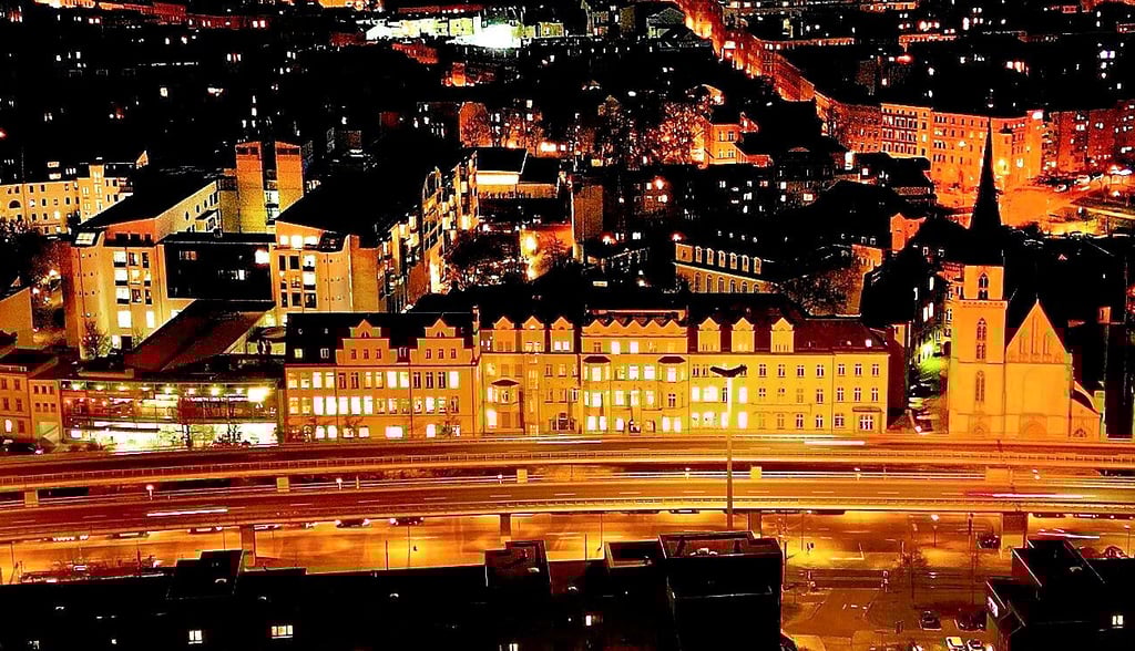 Die Lichter bleiben an: Das Krankenhaus St. Barbara und St. Elisabeth ist die zweitgrößte Klinik in Halle.