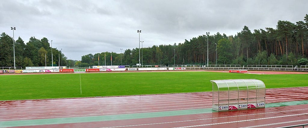 Das Waldstadion wird von mehreren Vereinen der Stadt genutzt.
