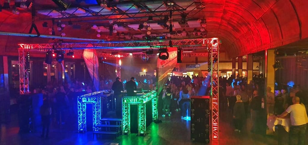 Party im Kulturhaus Tangerhütte.