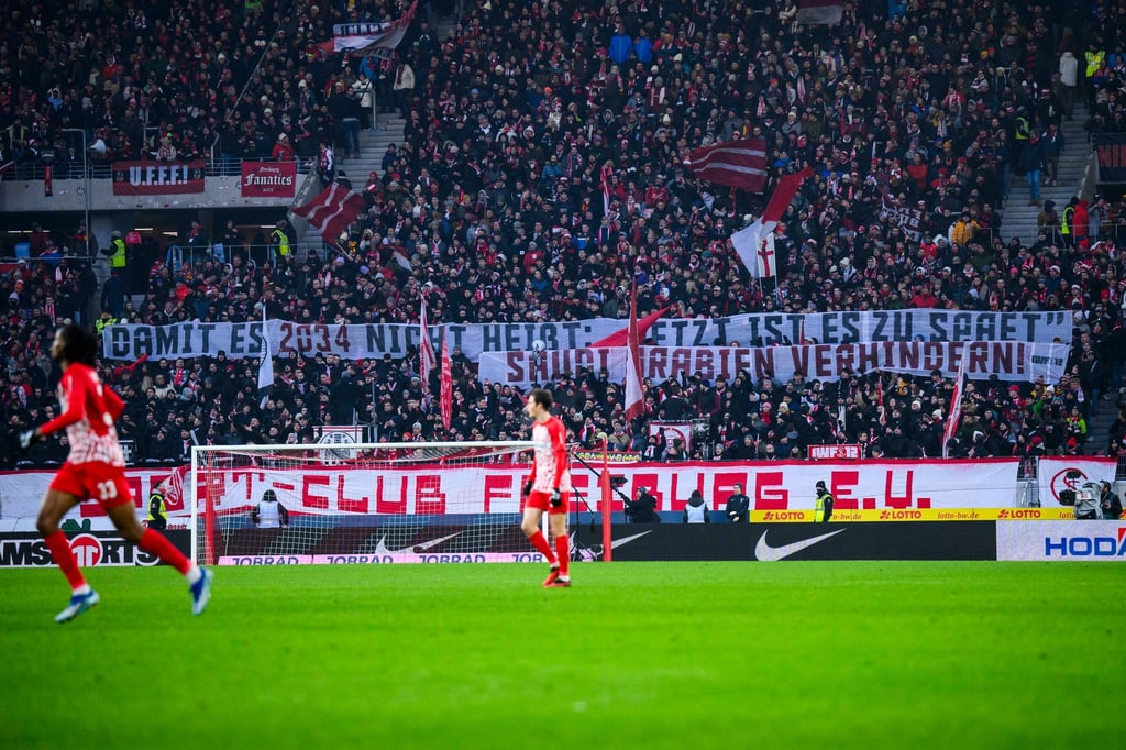 Freiburger Fans haben schon gegen die WM-Vergabe an Saudi-Arabien demonstriert.