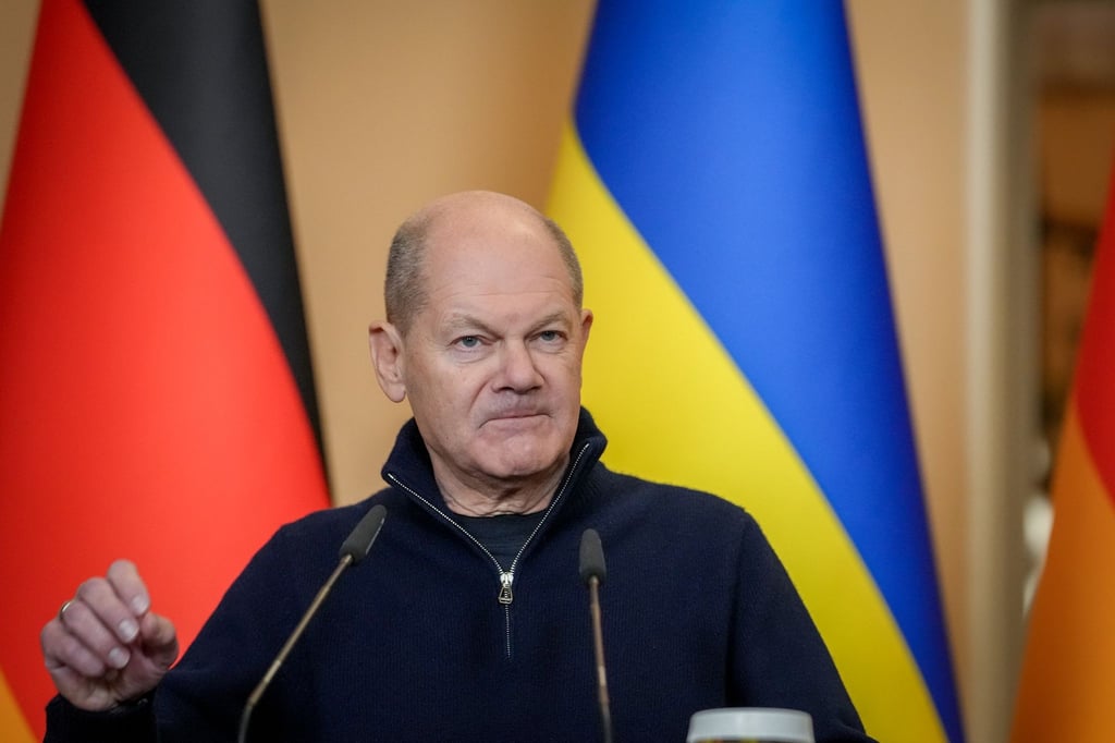 Entschlossene Miene: Scholz in Kiew.