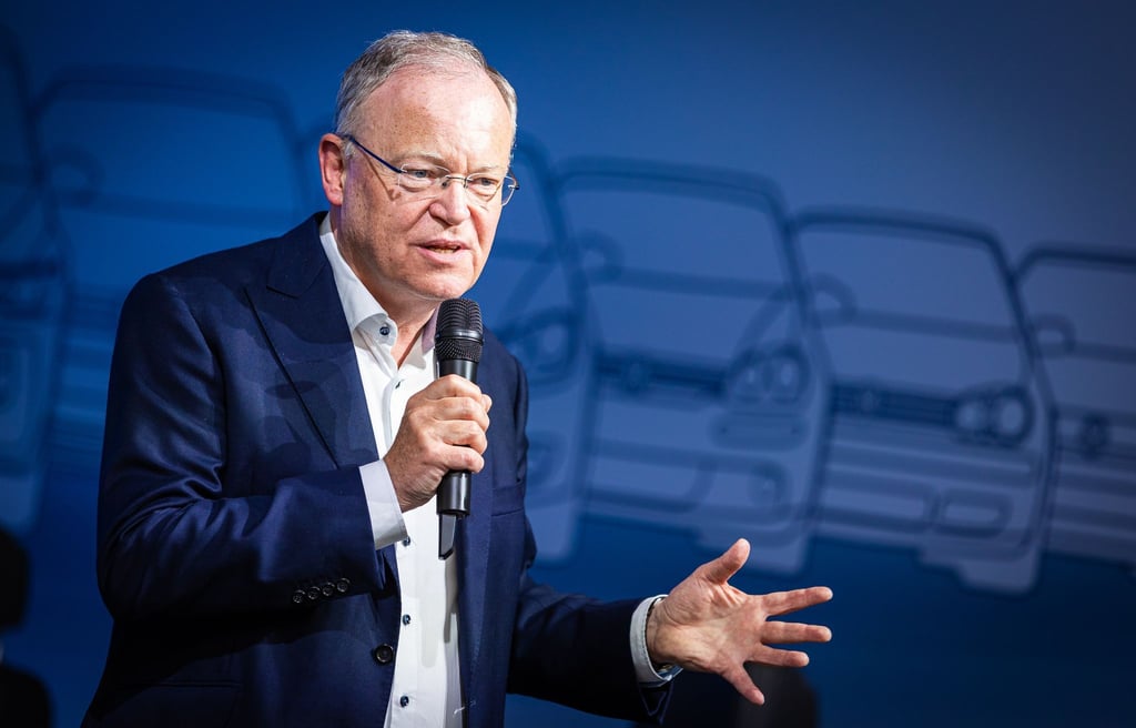 Niedersachsen Ministerpräsident Stephan Weil gehört seit elf Jahren dem Aufsichtsrat von Volkswagen an. (Archivbild)