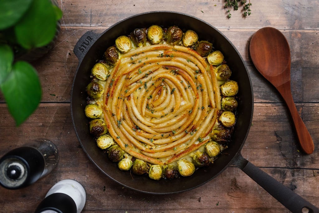 Festlich, aber unkompliziert: Diese Schupfnudelpfanne vereint klassische Aromen mit moderner Leichtigkeit – ein perfektes Weihnachtsgericht.