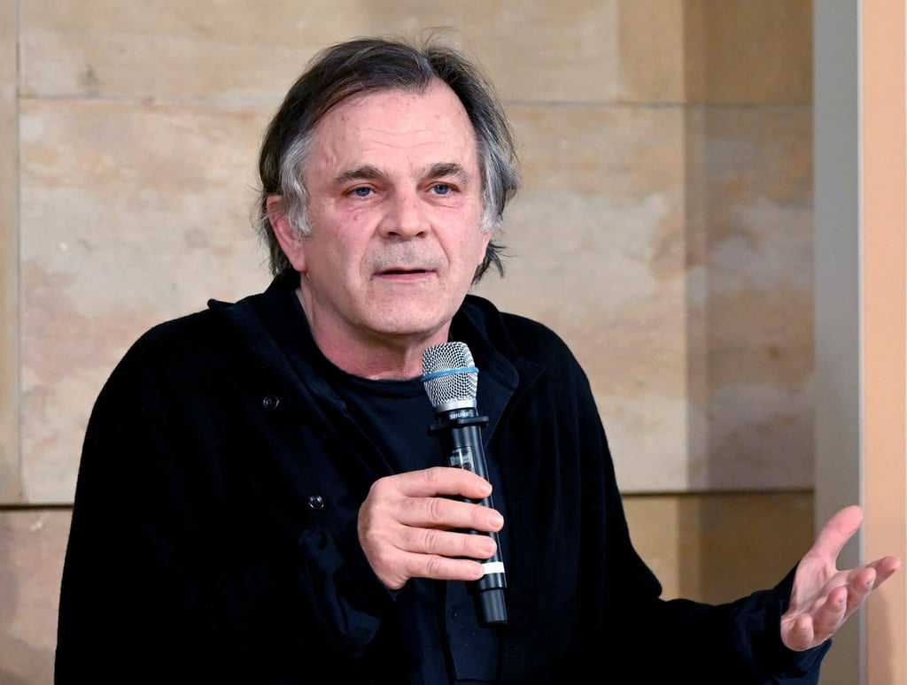 Intendant Hinterhäuser hält trotz der Vertragsauflösung mit der Theaterchefin an ihrem Programm fest. (Bild: Archiv)