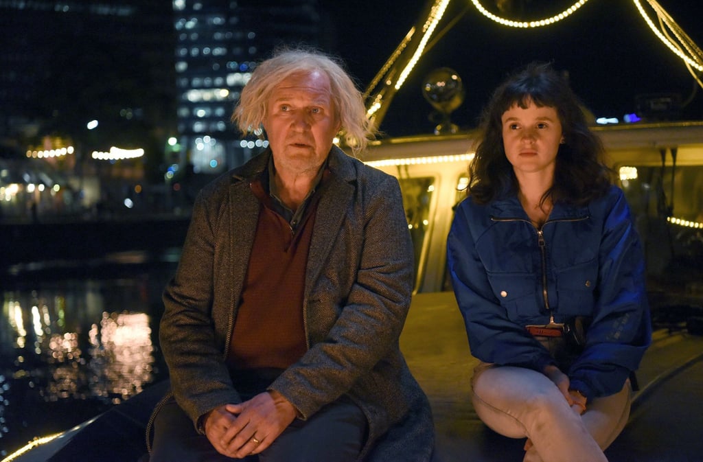Schutzengel Oskar (Harald Krassnitzer) und seine Auszubildende Mira (Maresi Riegner) in einer Szene des Films „Engel mit beschränkter Haftung“. Die Komödie läuft am 4.12. im Ersten.