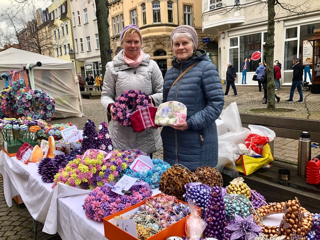 Aileen und Angela Wessely waren im März beim Kreativmarkt in Zeitz dabei. Der nächste Markt am 8. Dezember wird wieder weihnachtlich.