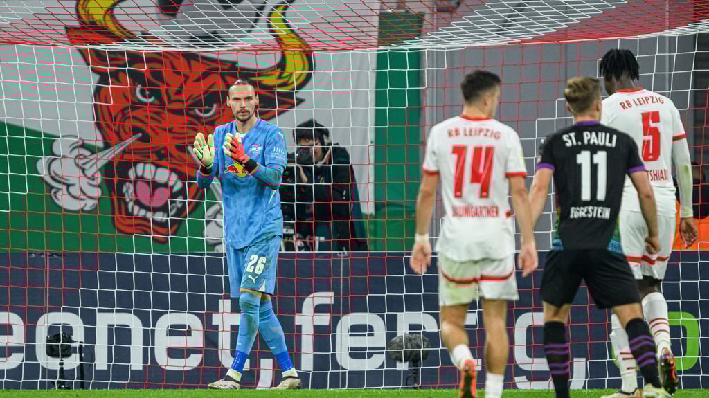 Maarten Vandevoordt im Pokalspiel gegen St. Pauli.