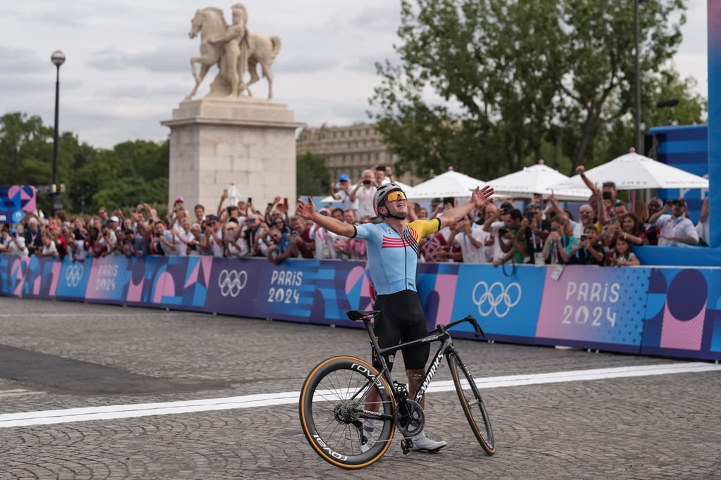 Der belgische Doppel-Olympiasieger Remco Evenepoel hat die Operation nach seinem Trainingsunfall gut überstanden.